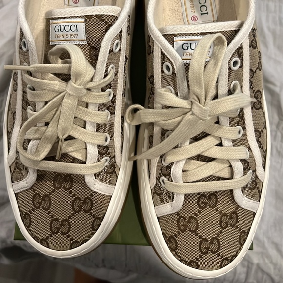 Gucci Shoes - Picture 3 of 8